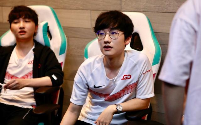 俱乐部的发 俱乐部的发