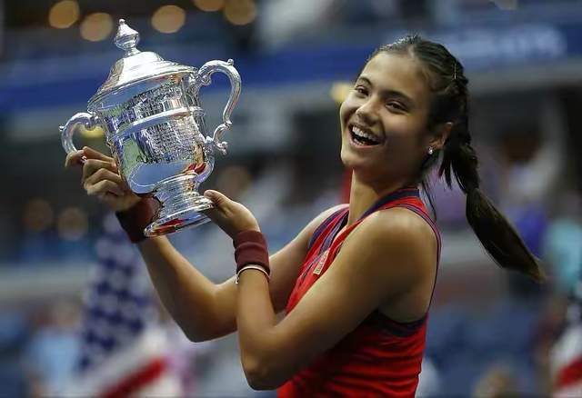 准地展现自 准地展现自