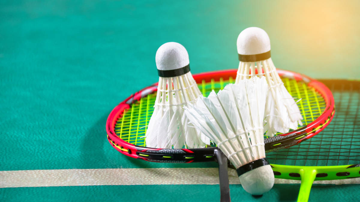 由于空气阻 由于空气阻